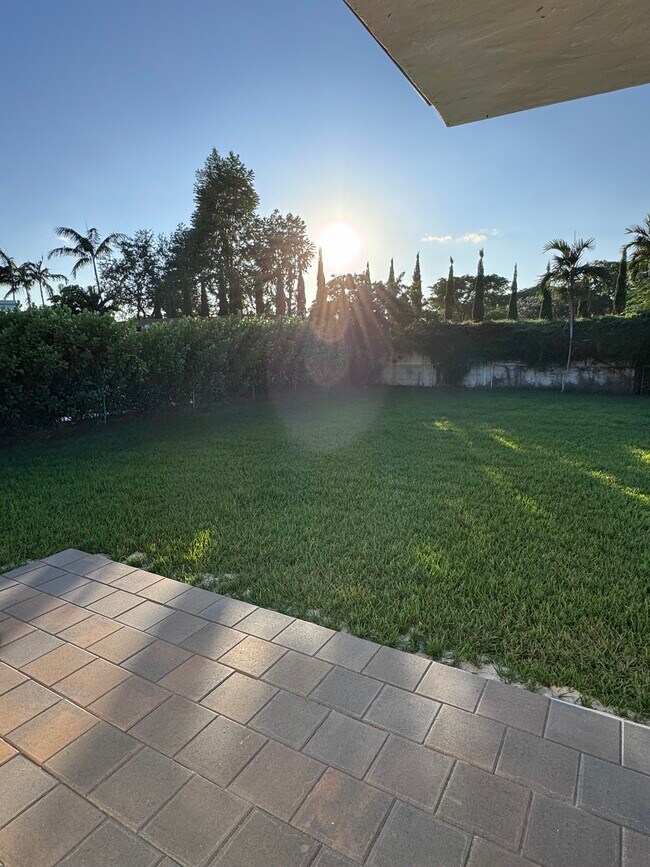 Building Photo - 8024 SW 91 Ave