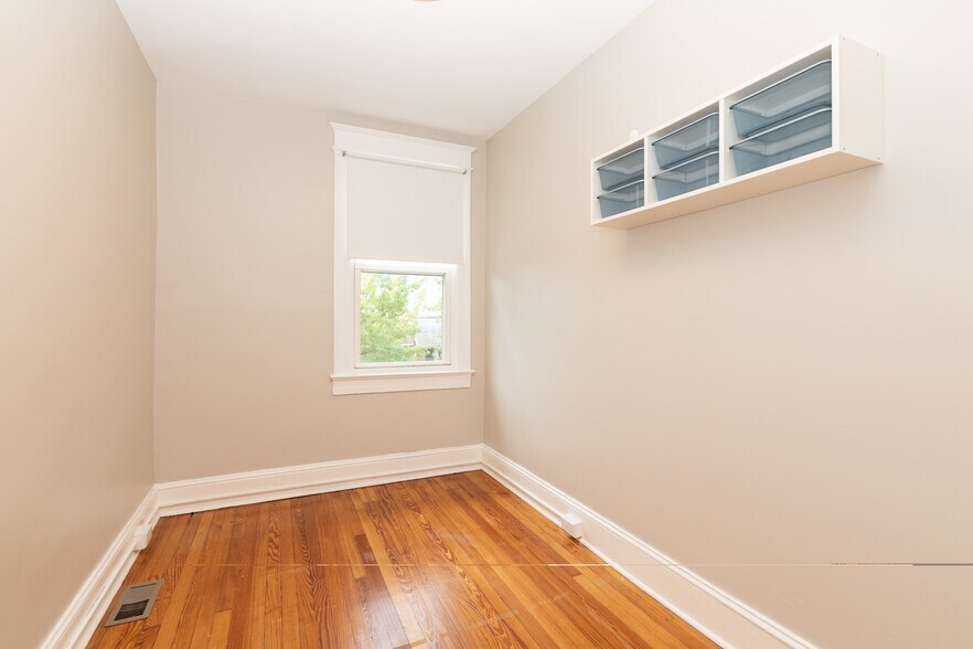 Building Photo - 1234 Owen Pl NE