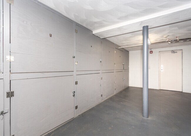 Building Photo - 1105 Lexington St