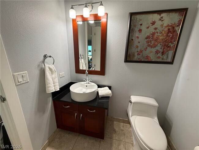 Building Photo - 4525 Dean Martin Dr