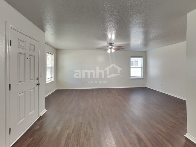 Building Photo - 9220 W Hearthside Dr