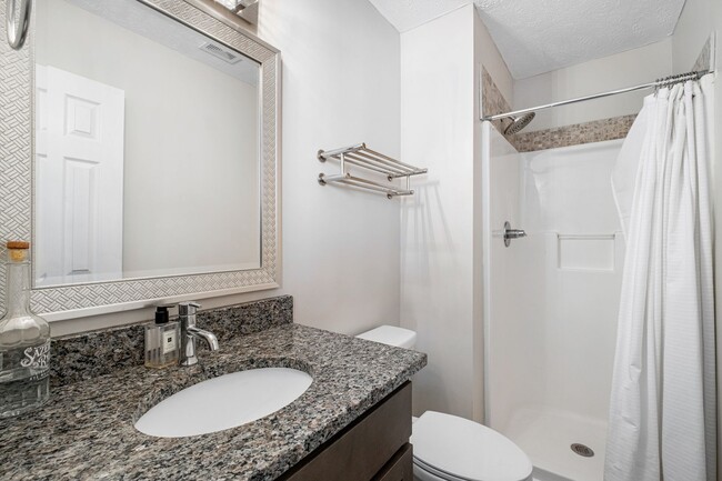 Building Photo - 3 Bedroom next to Wedgewood-Houston