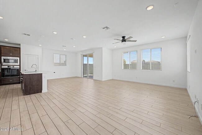Building Photo - 3361 S 179th Dr