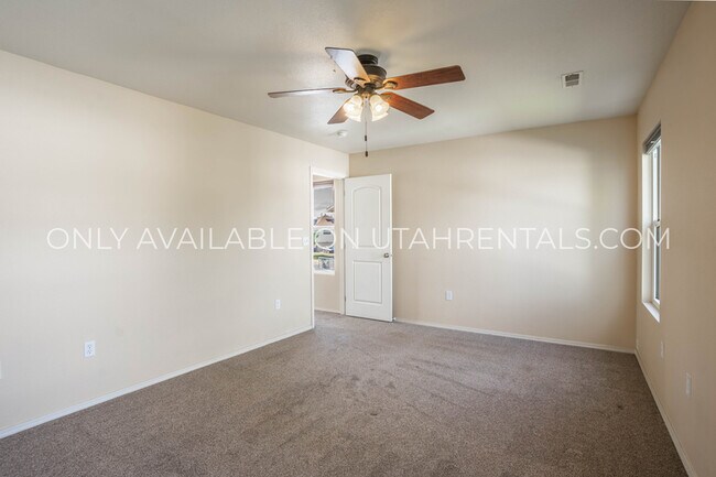 Building Photo - 215 S 1050 W