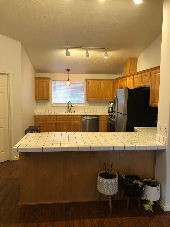 Building Photo - 20205 Star Ridge Ct