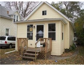 Building Photo - 310 E 9th St