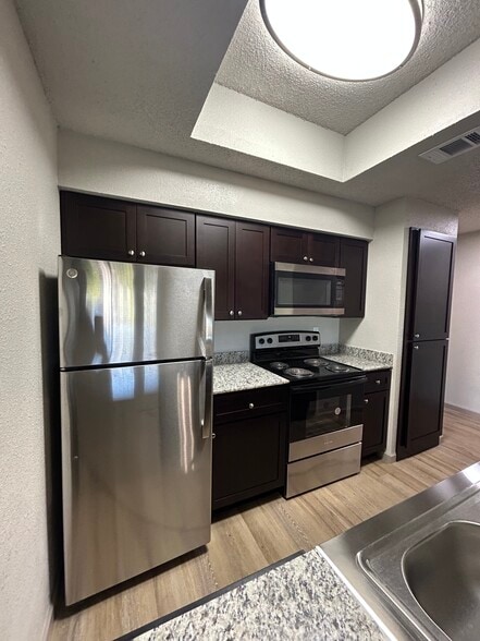 Building Photo - Coppertree Apartment Homes
