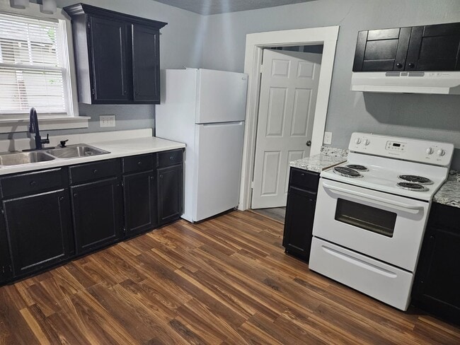 Building Photo - 209 NW Arlington Ave