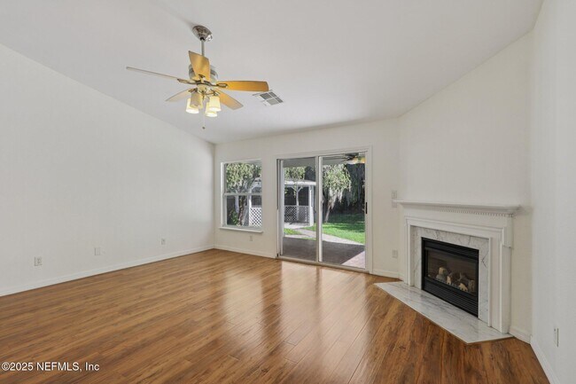 Building Photo - 350 Turtle Dove Dr