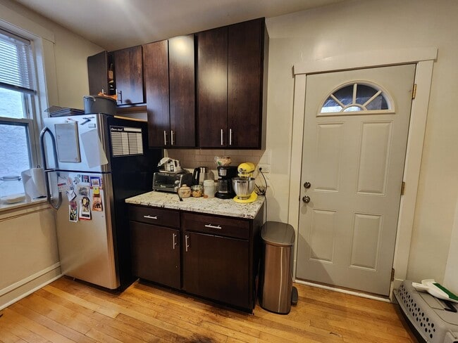 Building Photo - Spacious Updated 2 bed/1 bath in North Park