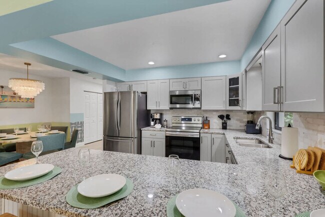 Building Photo - 758 103rd Ave N