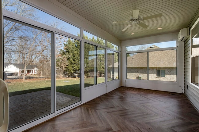 Building Photo - 122 Pocola Way
