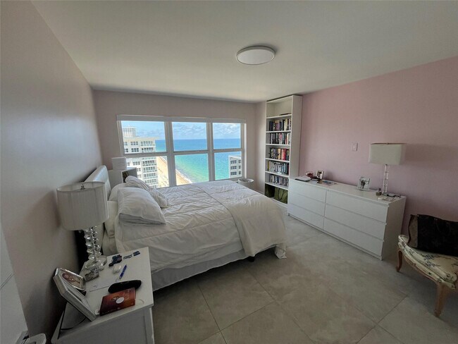 Building Photo - 3500 Galt Ocean Dr