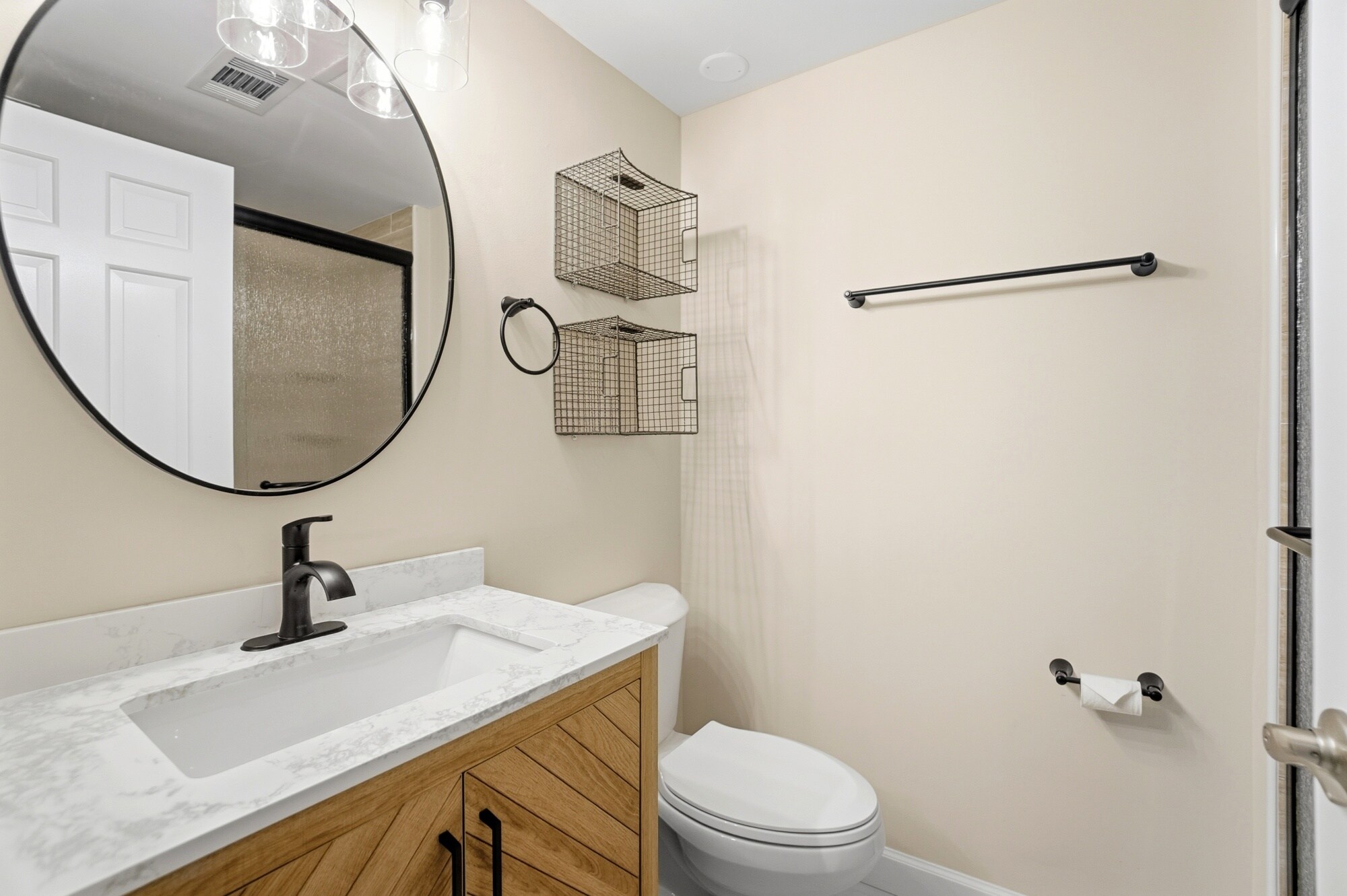 Building Photo - 9760 Bunker Hill Ln