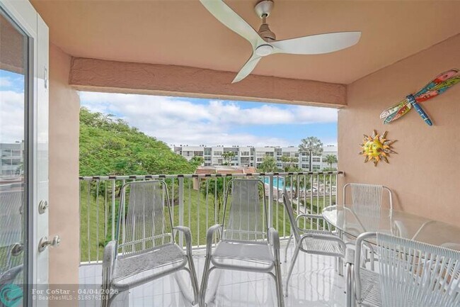 Building Photo - 6650 Royal Palm Blvd