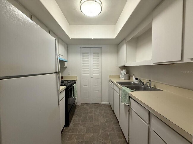 Building Photo - 421 SW 67th Terrace