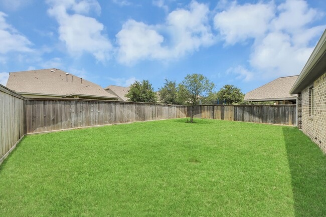 Building Photo - 16011 Monument Hill Crossing