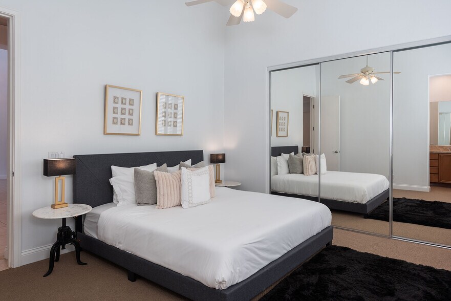 Building Photo - 45 Vista Encantada