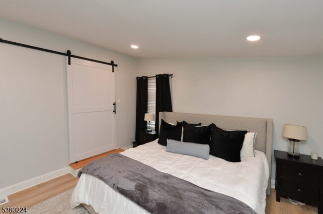 Building Photo - 54 Allan Dr