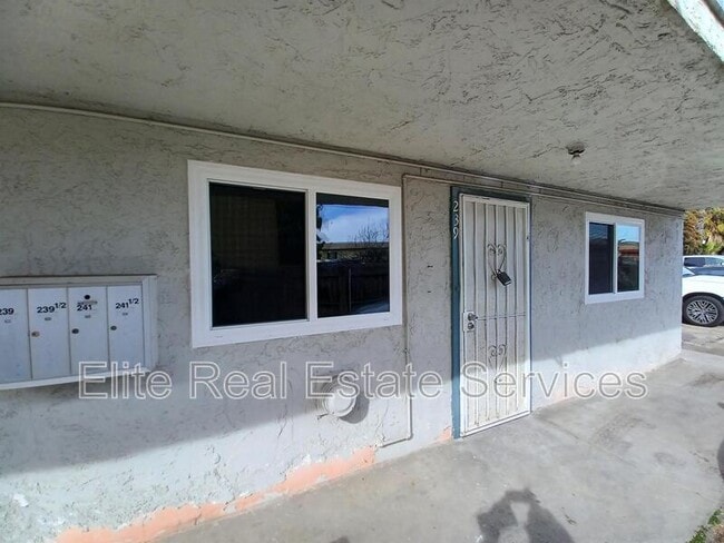 Building Photo - 239 Cottonwood Rd