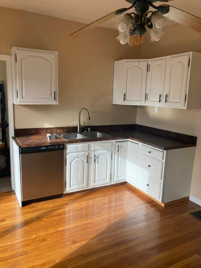 Building Photo - 1316 4th Ave