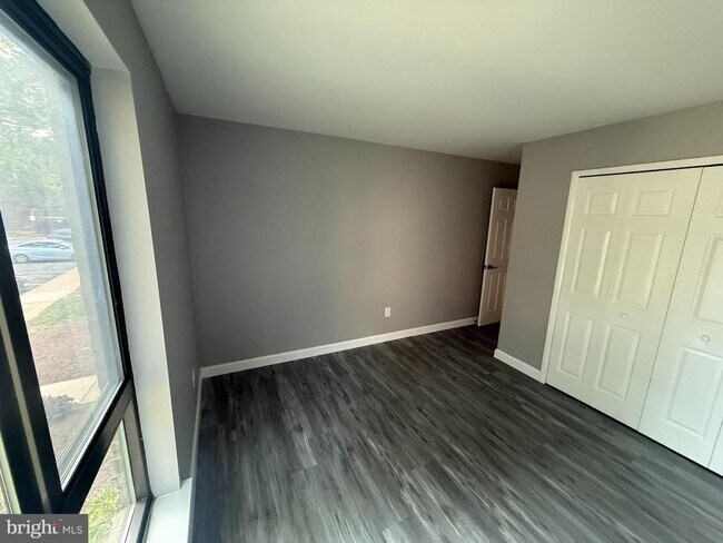 Building Photo - 6029-4 Majors Ln