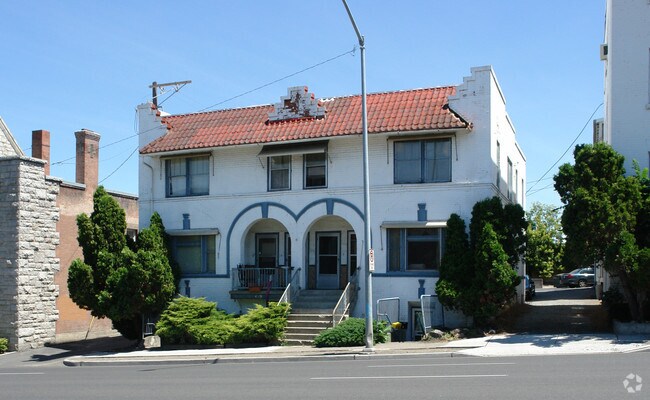 Primary Photo - 419 S Washington St