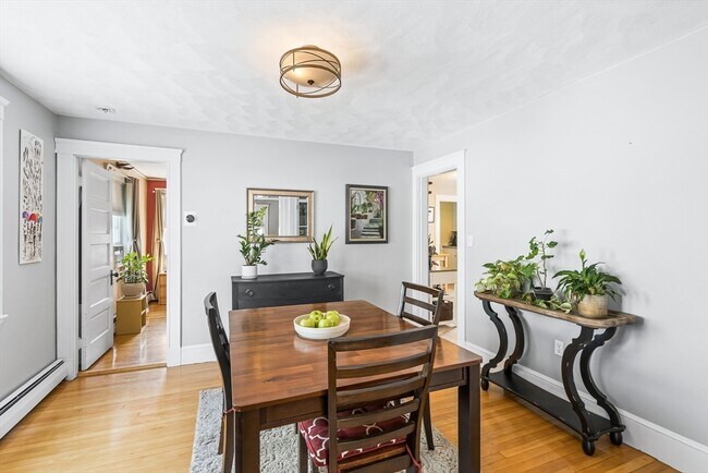 Building Photo - 31 E Foster St