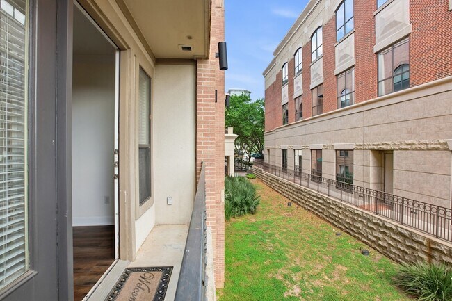 Building Photo - 2299 Lone Star Dr