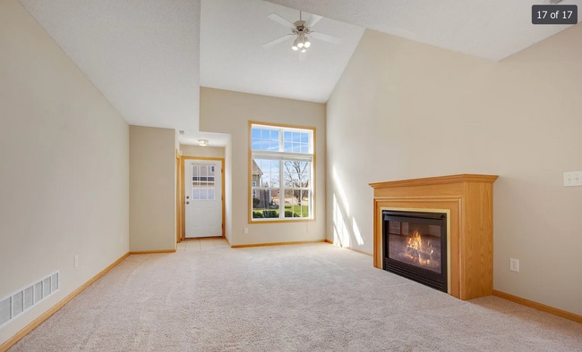 Building Photo - 601 Meadow Ln