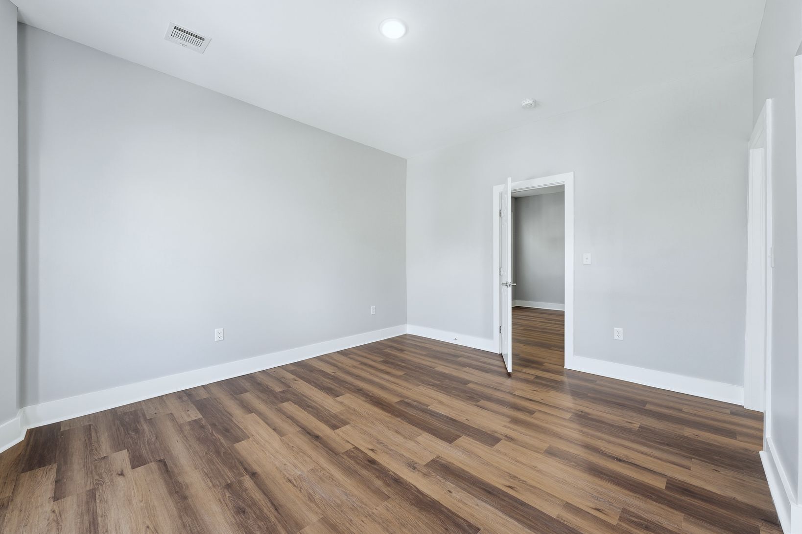 Building Photo - 913 S 18th St