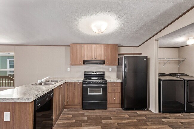 Building Photo - 2 bedroom - 4th st