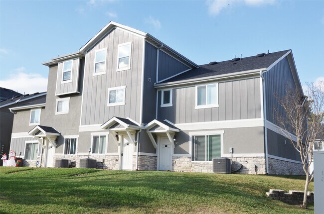 Primary Photo - 10535 Mills Rd