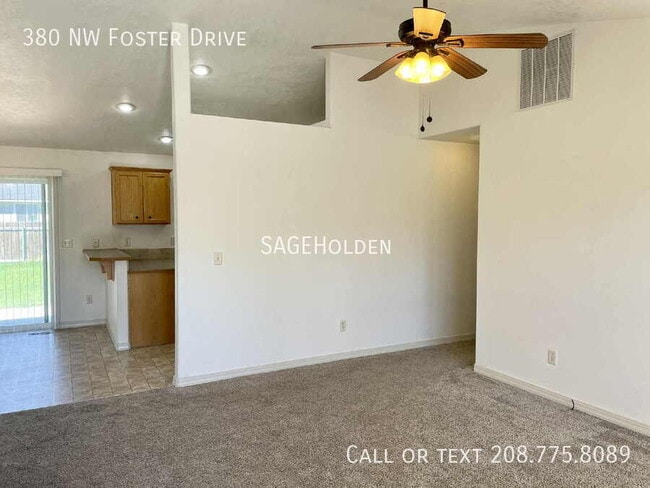 Building Photo - 380 NW Foster Dr