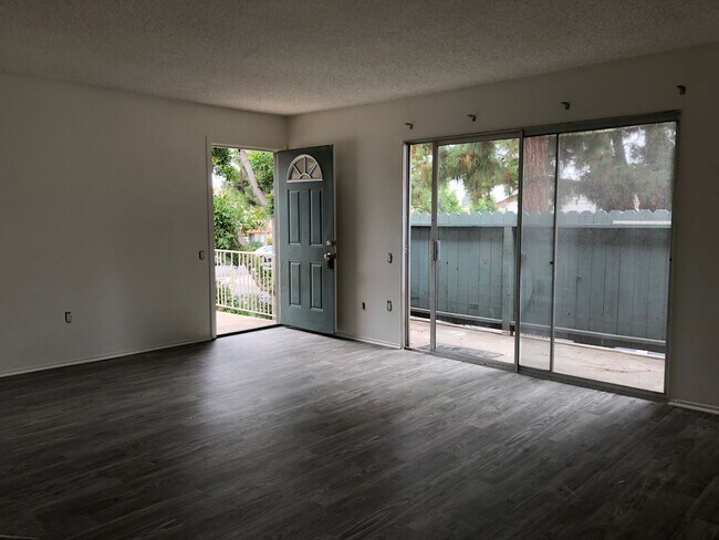 Building Photo - 2229 Franzen Ave