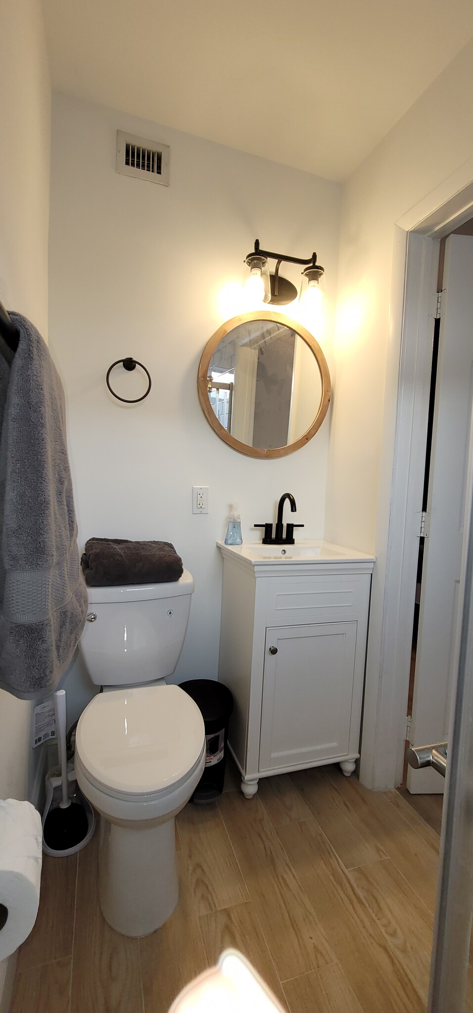 Completely remodeled bathroom - 1617 SE 4th St