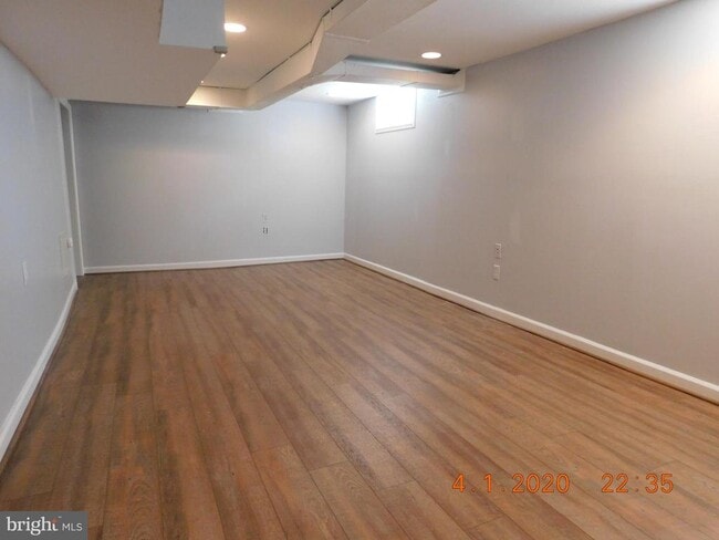 Building Photo - 815 Bright St