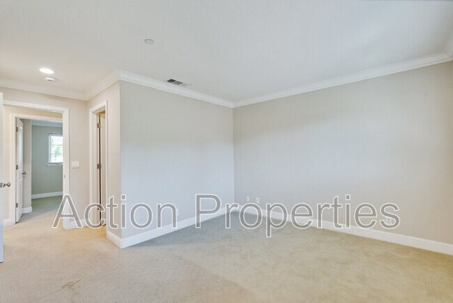 Building Photo - 241 Granada Park Cir