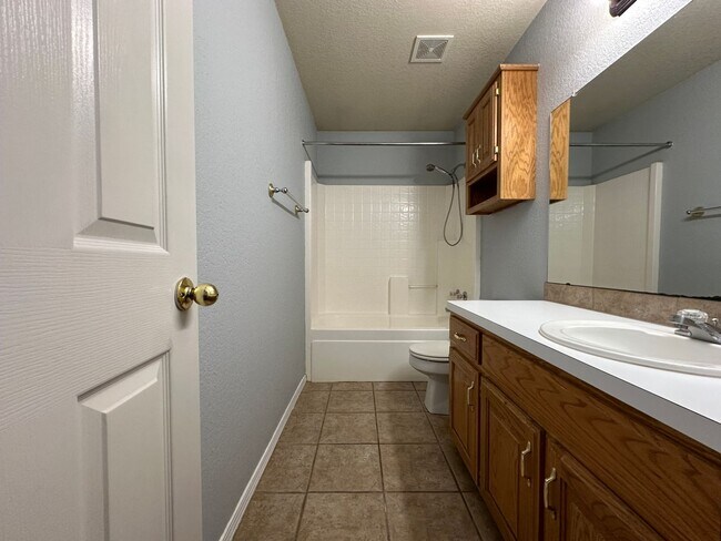 Building Photo - Gorgeous Brick Home for Rent! - 3 Bedroom, 2 Bath, 2 Car garage - 1,797 sf