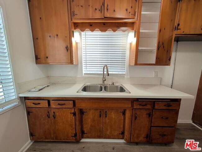 Building Photo - 7758 N Glenoaks Blvd