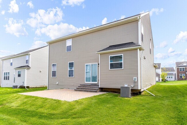 Building Photo - 286 Springview St