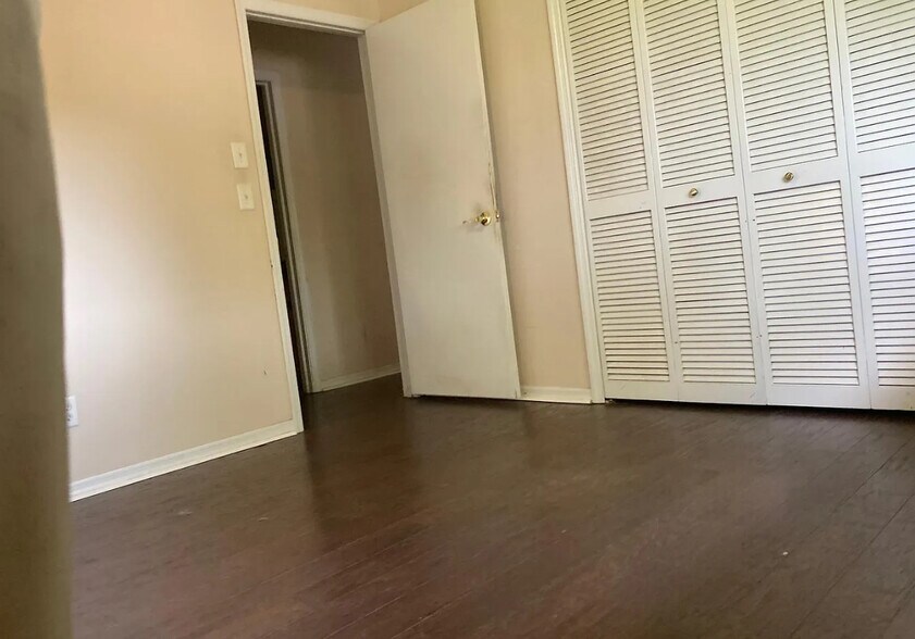 Building Photo - 313 SE 33rd St