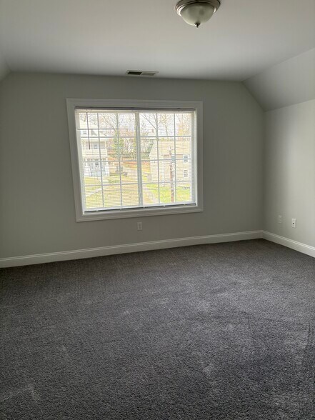 Building Photo - 117 Atwater Ave