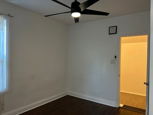 Building Photo - 4858 W Concord Pl