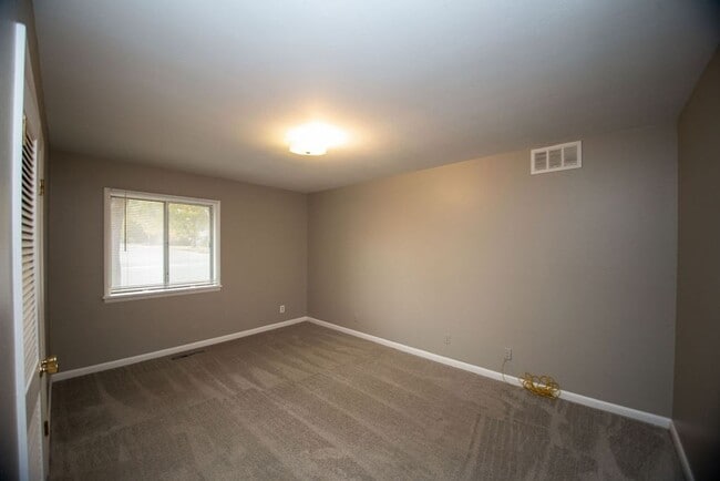 Building Photo - 1712 S Whitcomb St