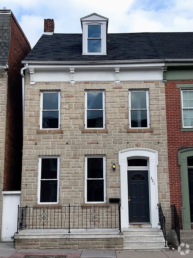 Building Photo - 321 W Princess St