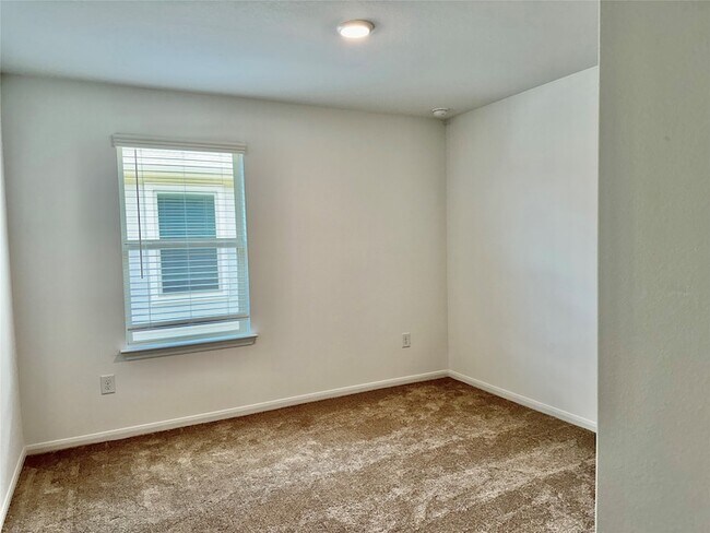 Building Photo - 16530 Pine Arrow Dr