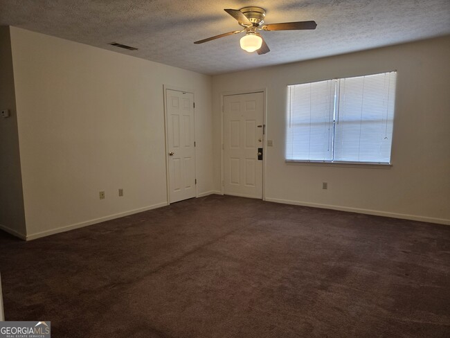 Building Photo - 300 Randolph Dr