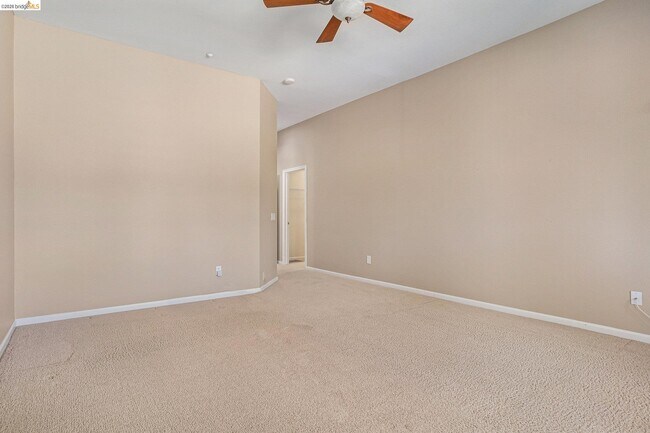 Building Photo - 599 Pomona Dr