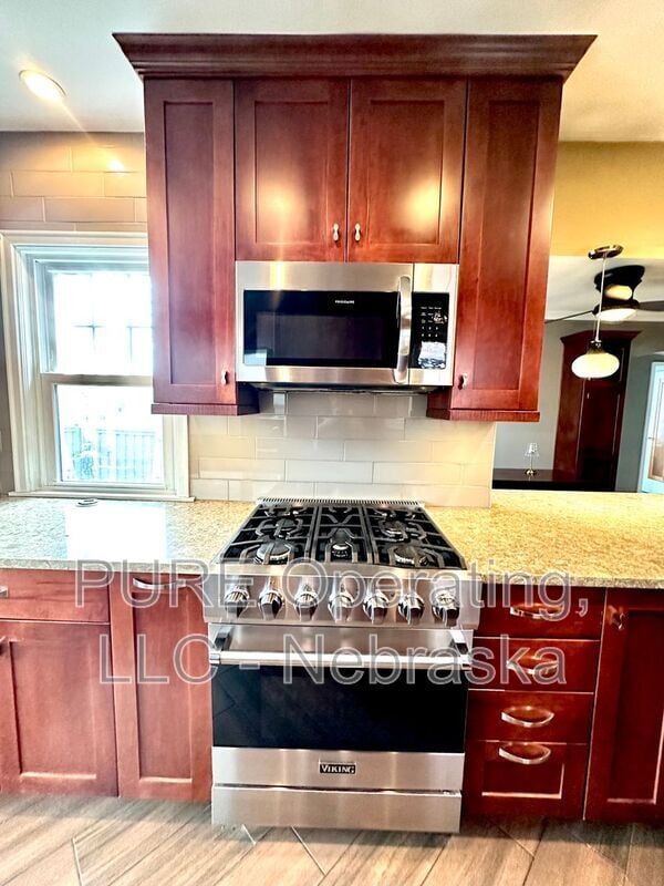 Building Photo - 5120 Franklin St